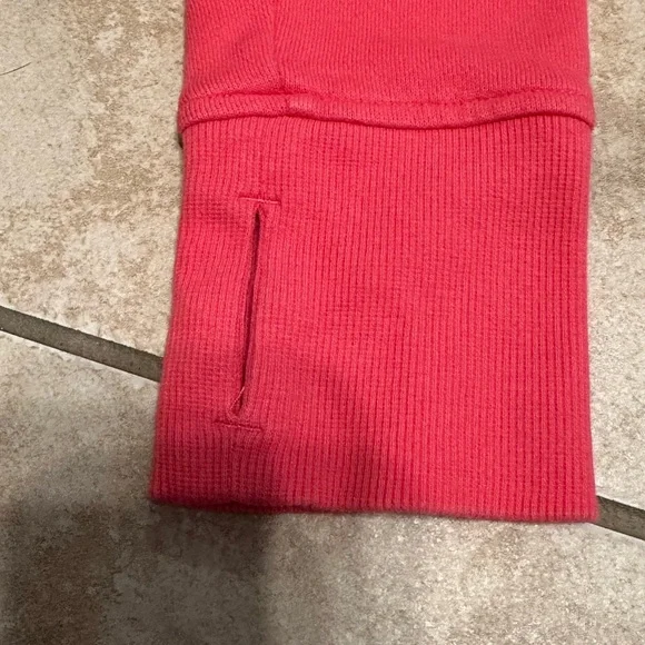 Lululemon Scuba Full-Zip Cropped Hoodie- Lip Gloss size 4 - Picture 5 of 9